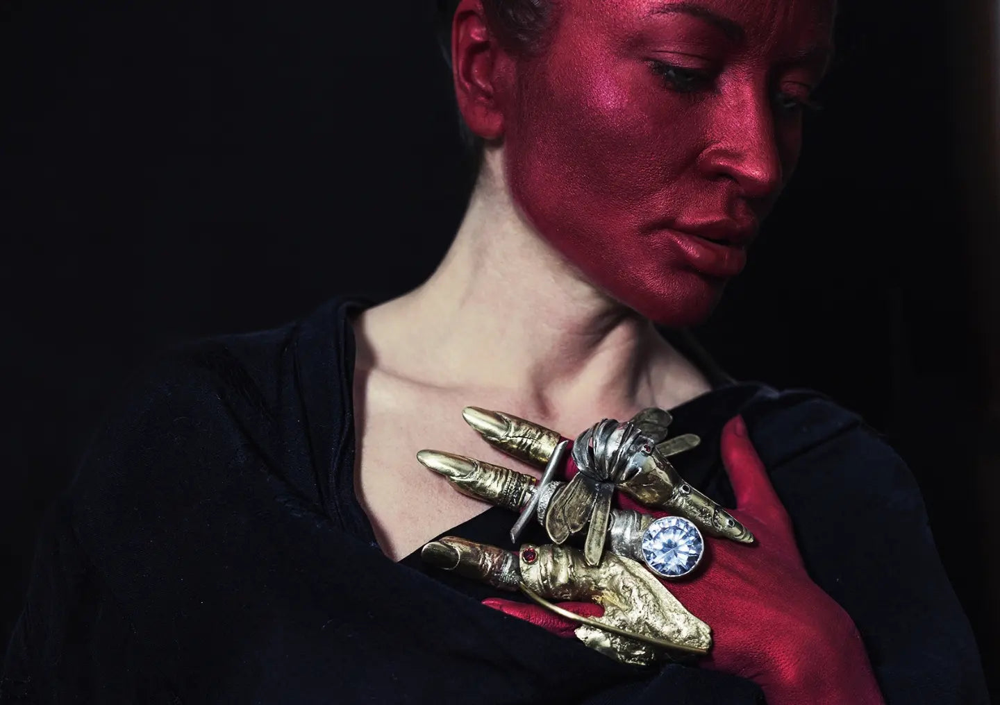 Finger ring crash. Sculpture. Brass. / Pierscien palec pekniety. Mosiadz.