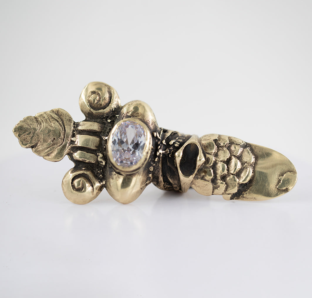 Stucco ring. Brass. Zirconia. / Pierscien inspirowany sztukateria. Mosiadz. Cyrkonia.