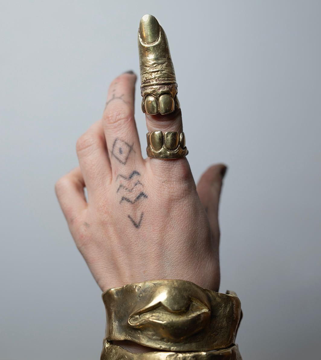 Tooth Fairy, 2 part ring. Brass and silver. / Wrozka Zebuszka, 2 czesciowy pierscien. Mosiadz i srebro.