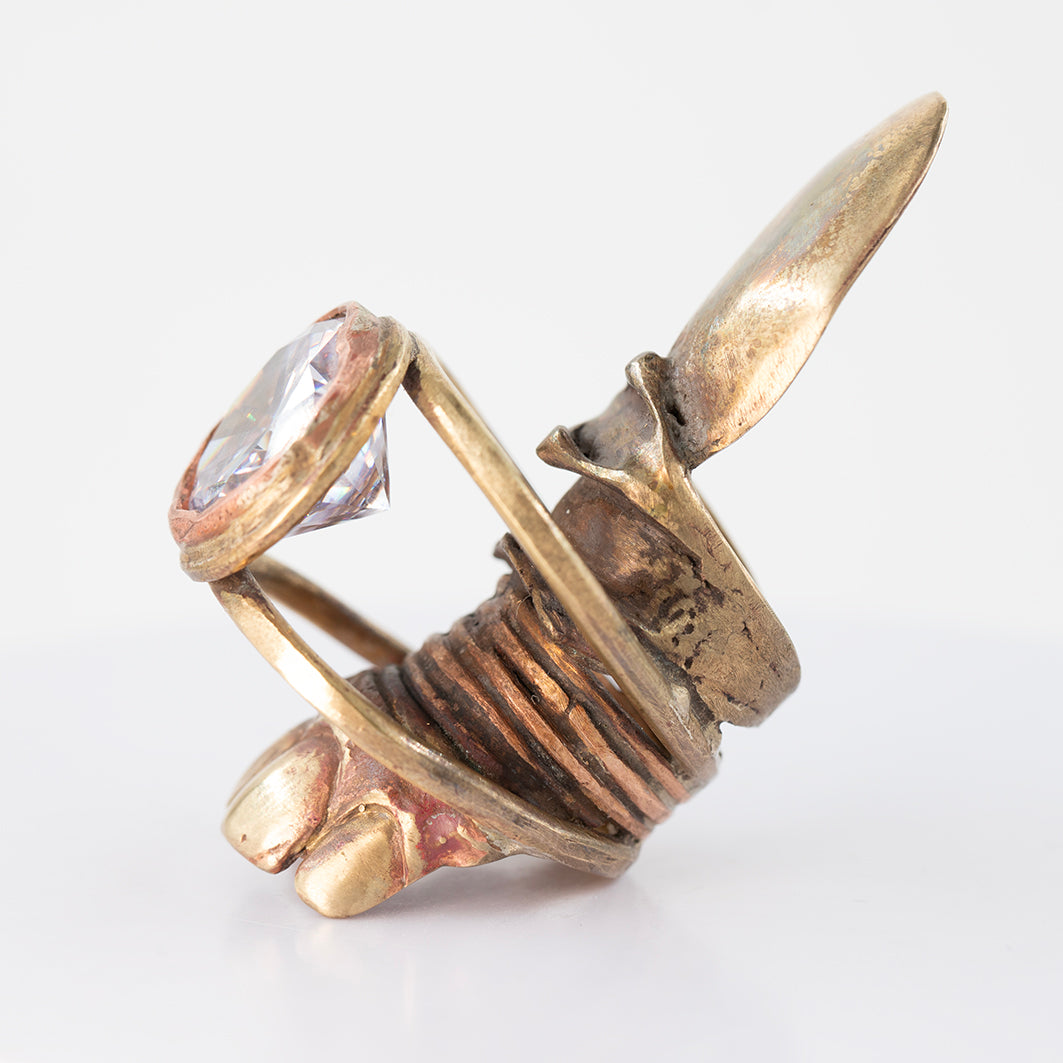Armor ring with zirconia. Brass, copper. / Pierscien zbroja z cyrkonia. Mosiadz, miedz.