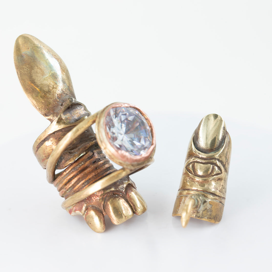 Ring Finger Eye with spike. Brass. / Pierscien palec z kolcem. Mosiadz.