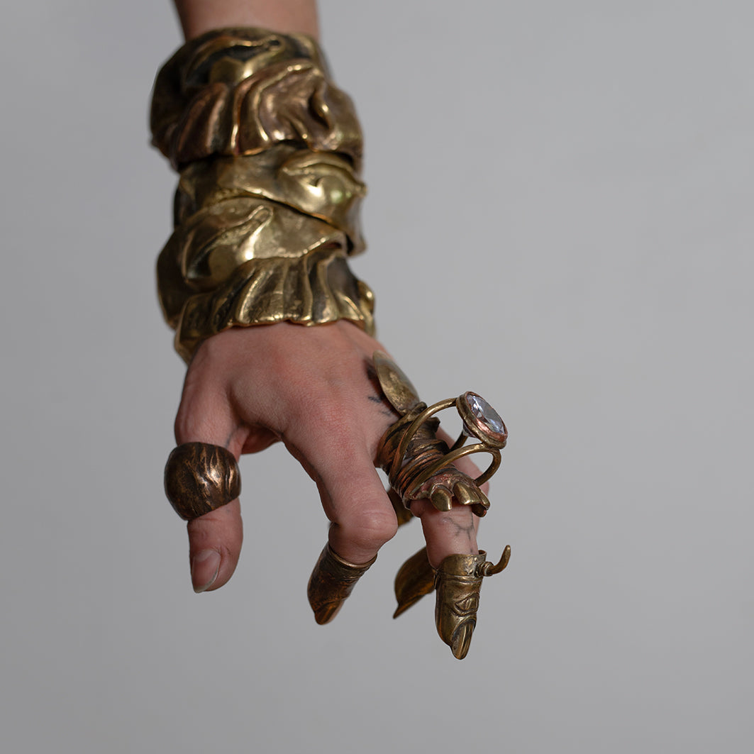 Ring Finger Eye with spike. Brass. / Pierscien palec z kolcem. Mosiadz.