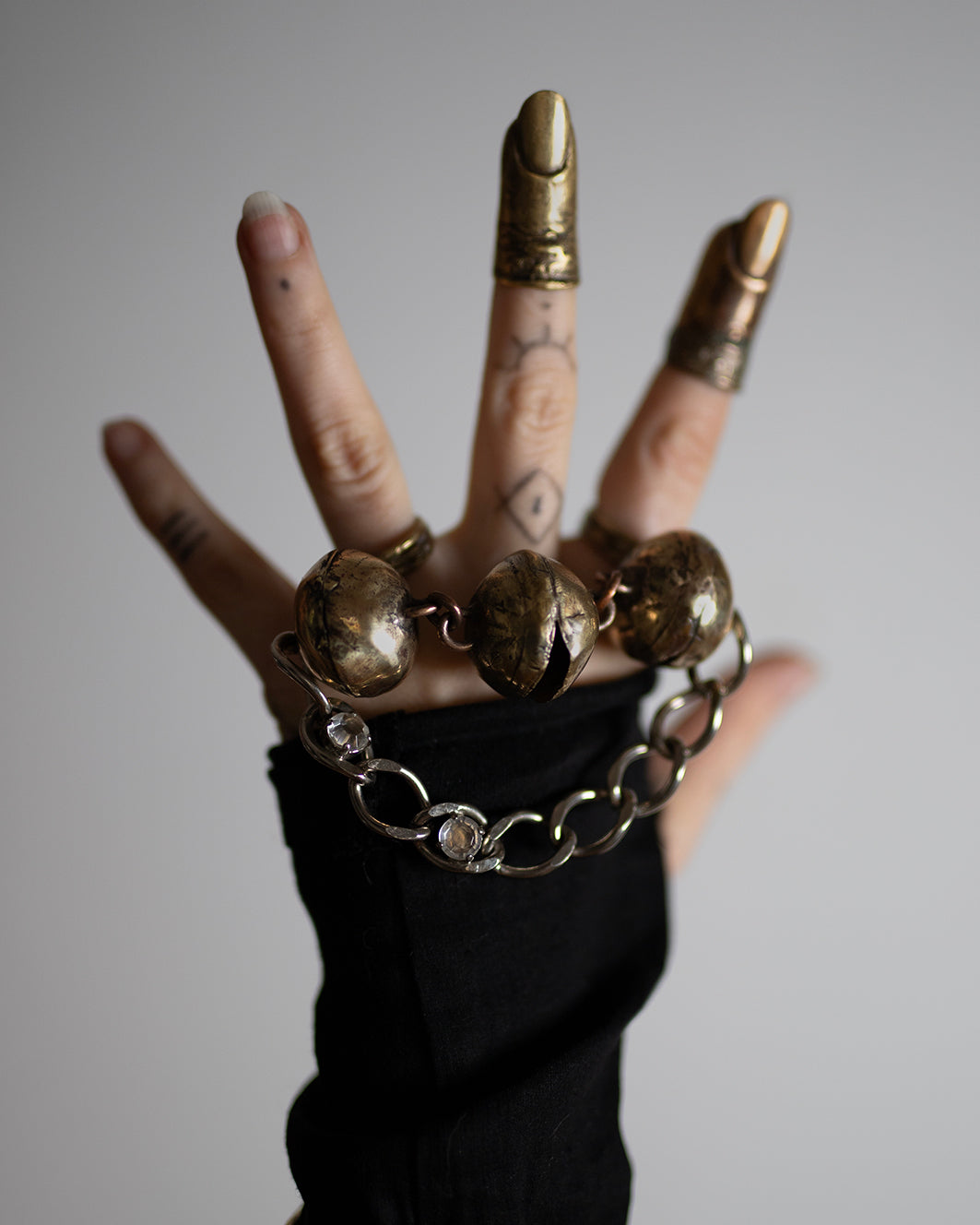 3 ball chain ring. Brass./ 3 kule i lancuch, pierscien. Mosiadz.