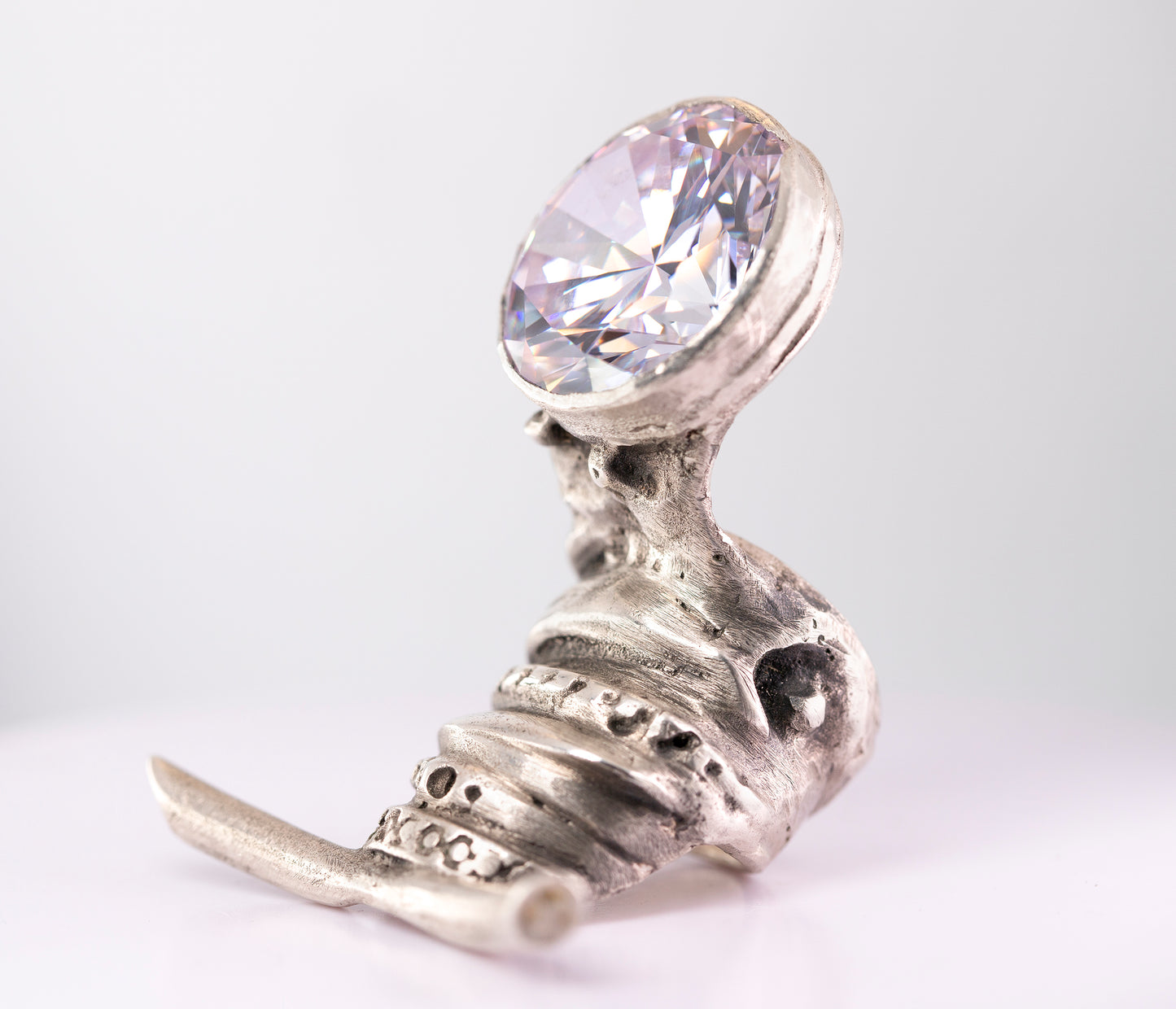 Ring with cubic zirconia. Brass. / Pierscien z cyrkonia. Mosiadz.