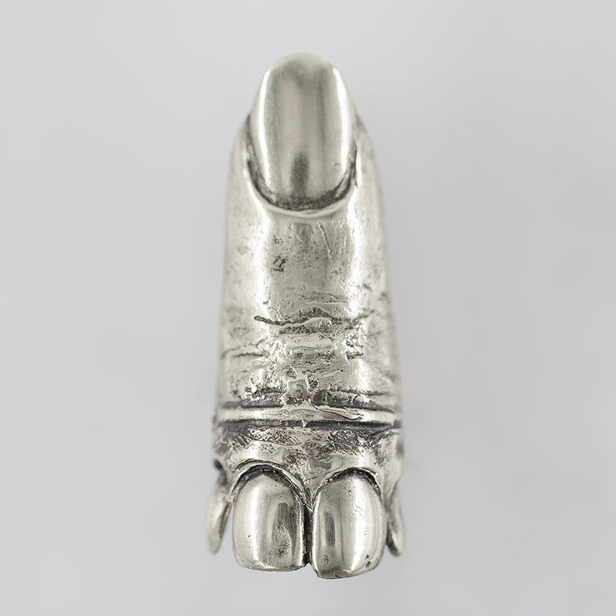 Tooth finger shape ring. Silver. / Pierscien w ksztacie palca z zebami. Srebro.