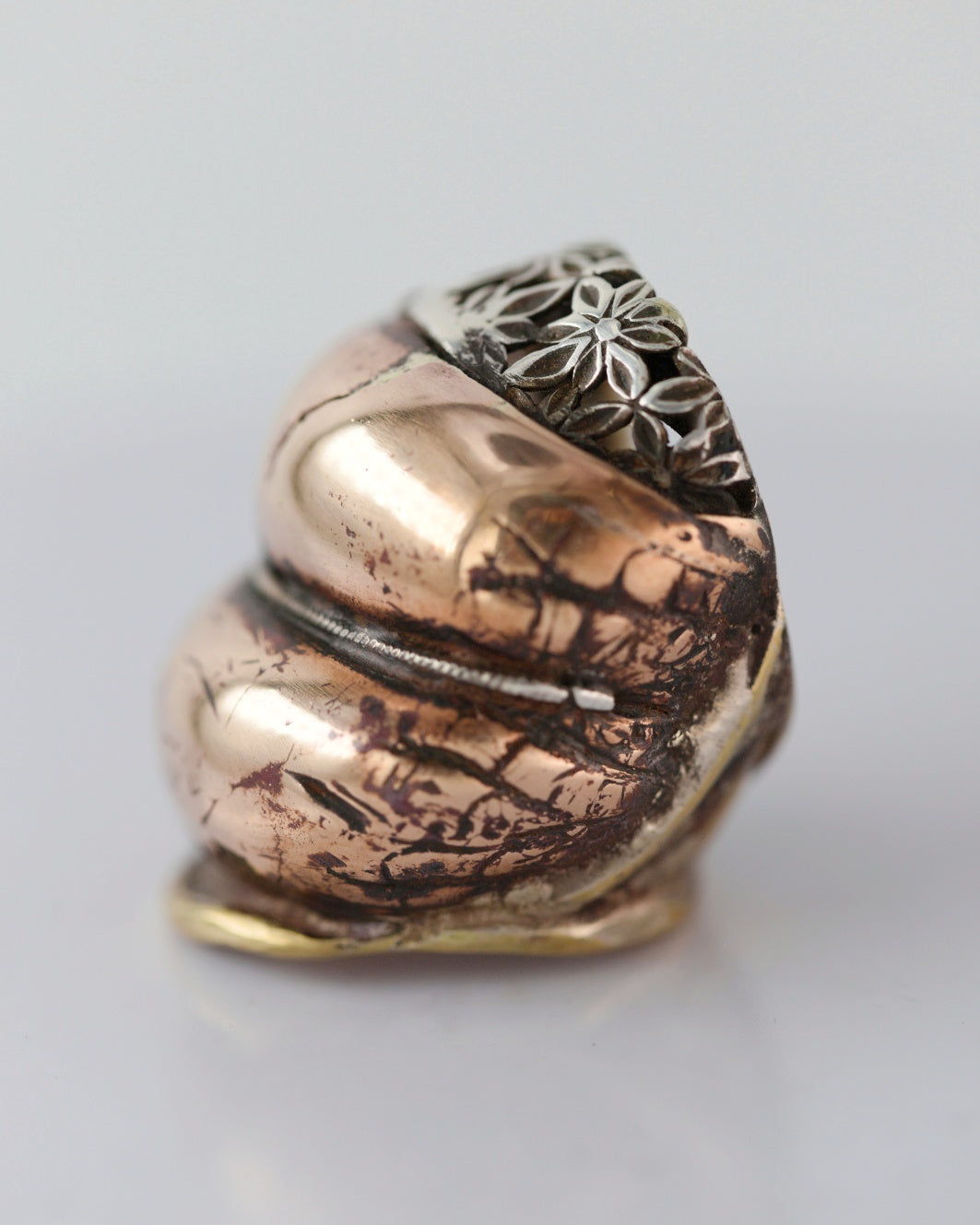 Plump ring. Bronze, brass, silver. / Pulchny pierscien. Braz, mosiadz, srebro.