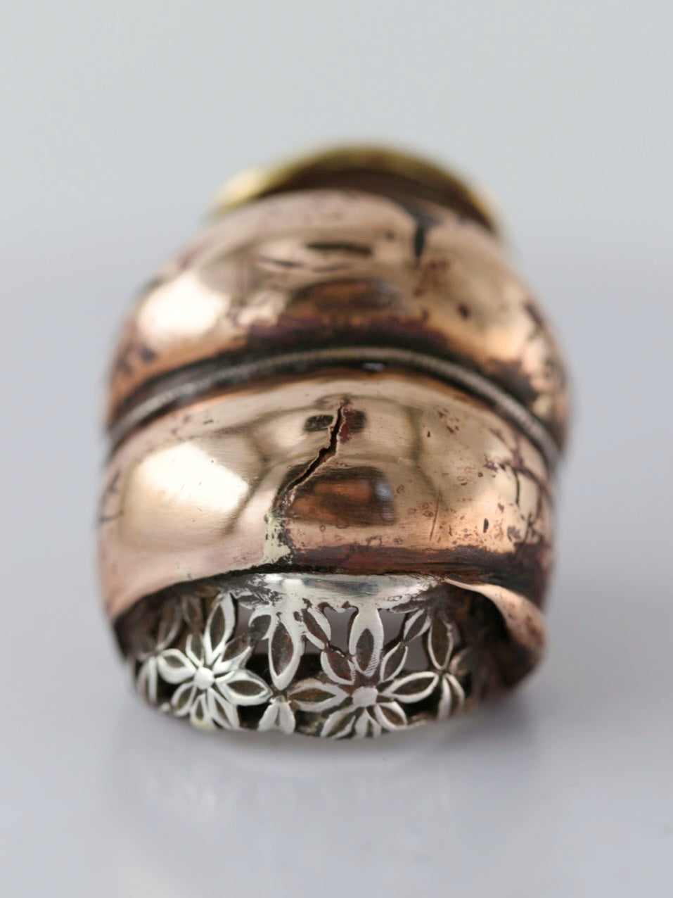 Plump ring. Bronze, brass, silver. / Pulchny pierscien. Braz, mosiadz, srebro.