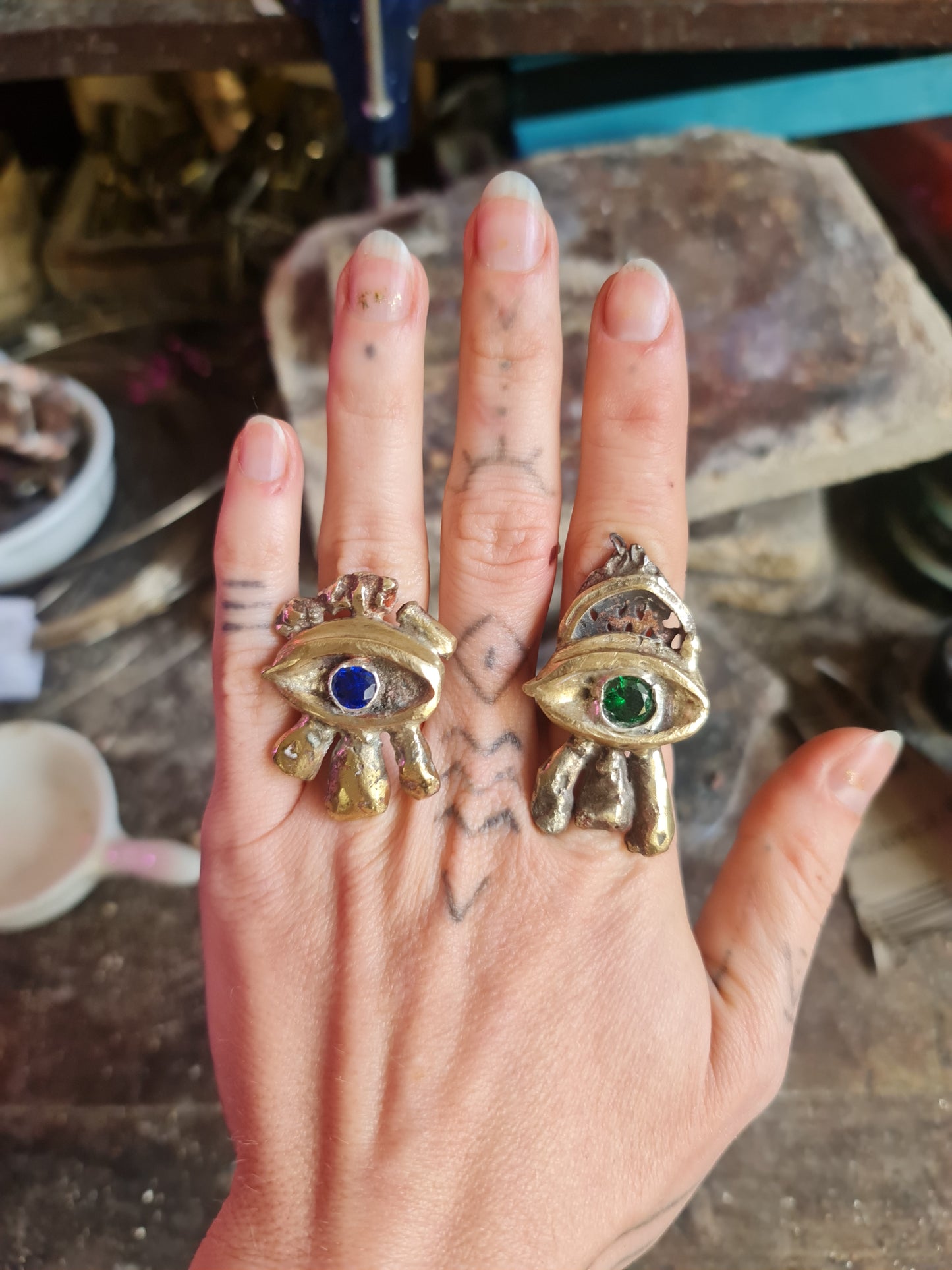 Eye rings. Brass, zircon. / Pierscienier oczy. Mosiadz, cyrkonia.