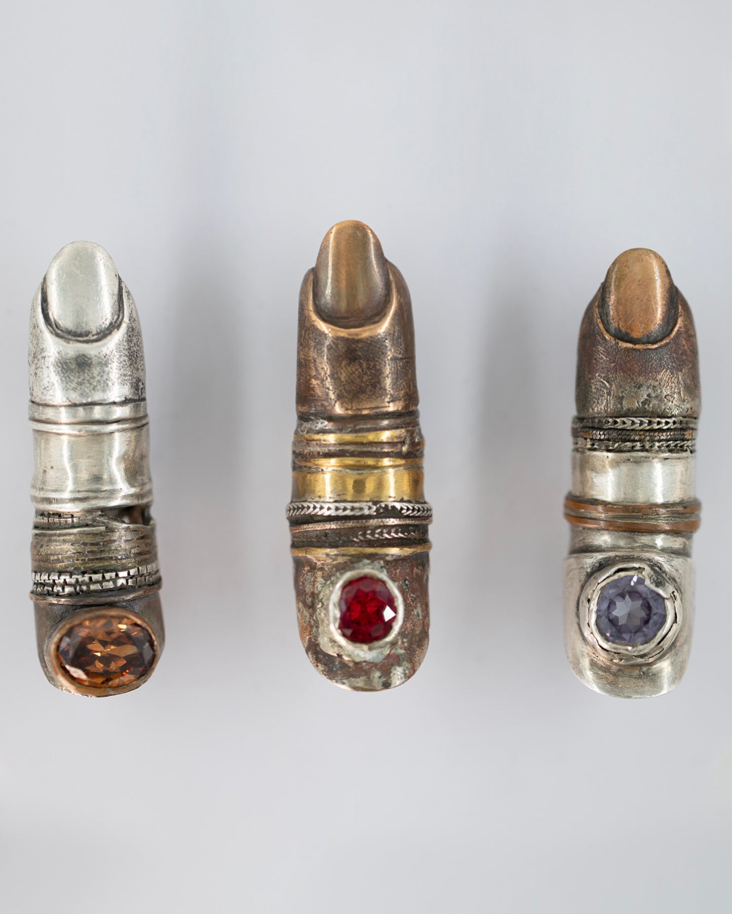 Finger ring. Bronze, brass, zirconia. / Pierscien palec, braz, mosiadz, cyrkonia.