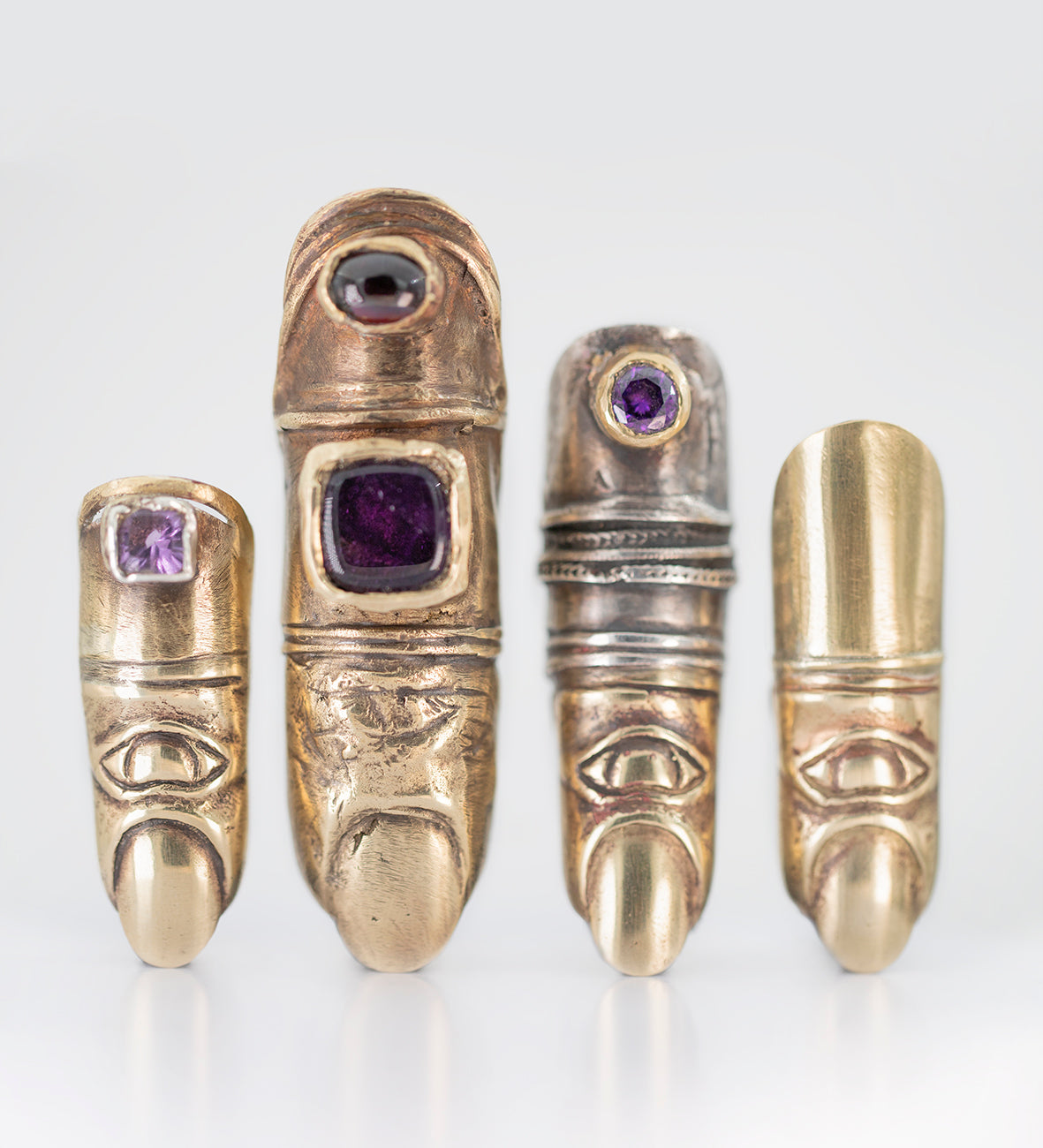 Raw Finger brass. Natural amethyst. / Pierścień palec. Mosiądz, ametyst.