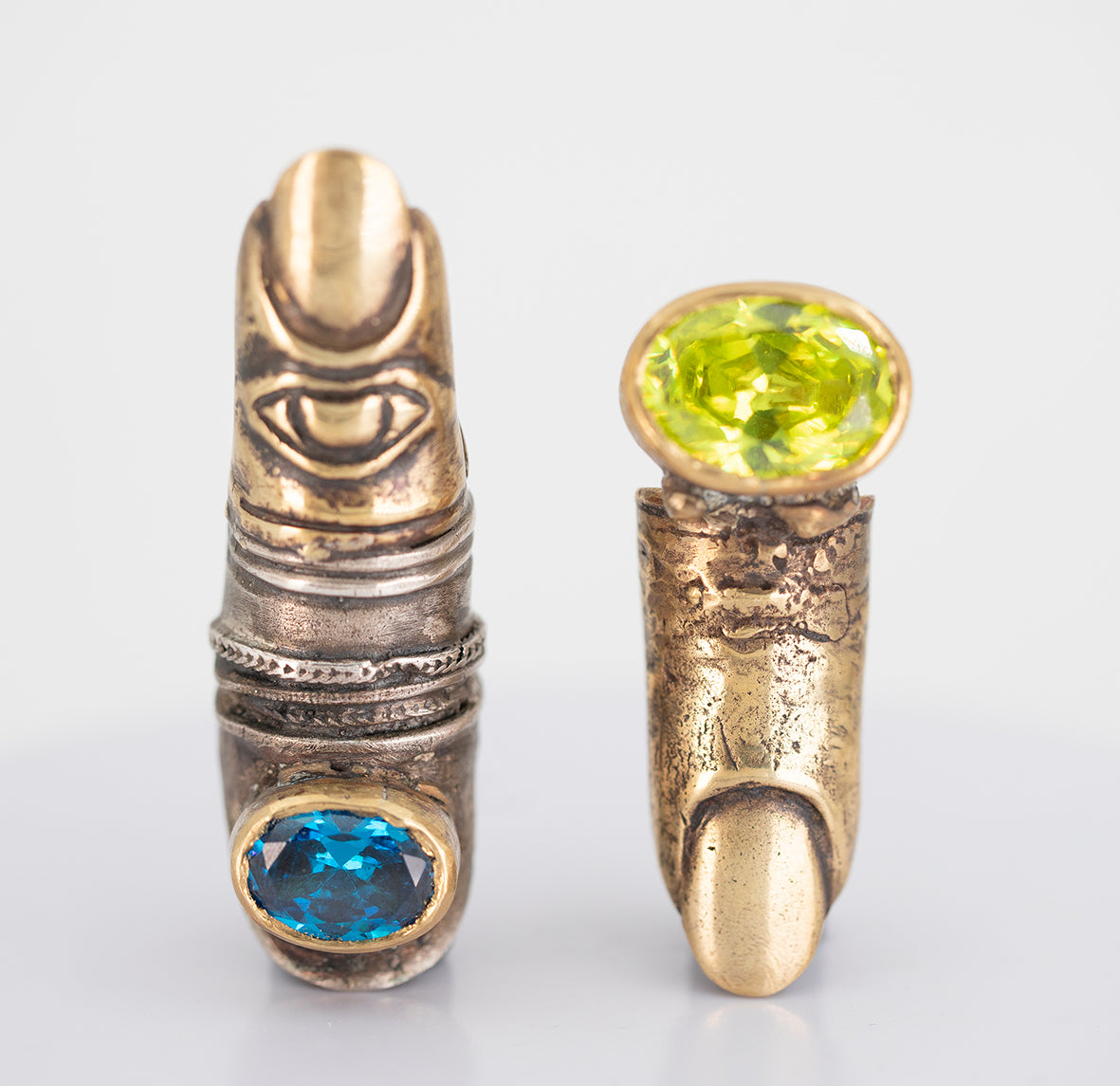 Raw Finger brass. Cubic zirconia. / Pierścień palec. Mosiądz, cyrkonia.