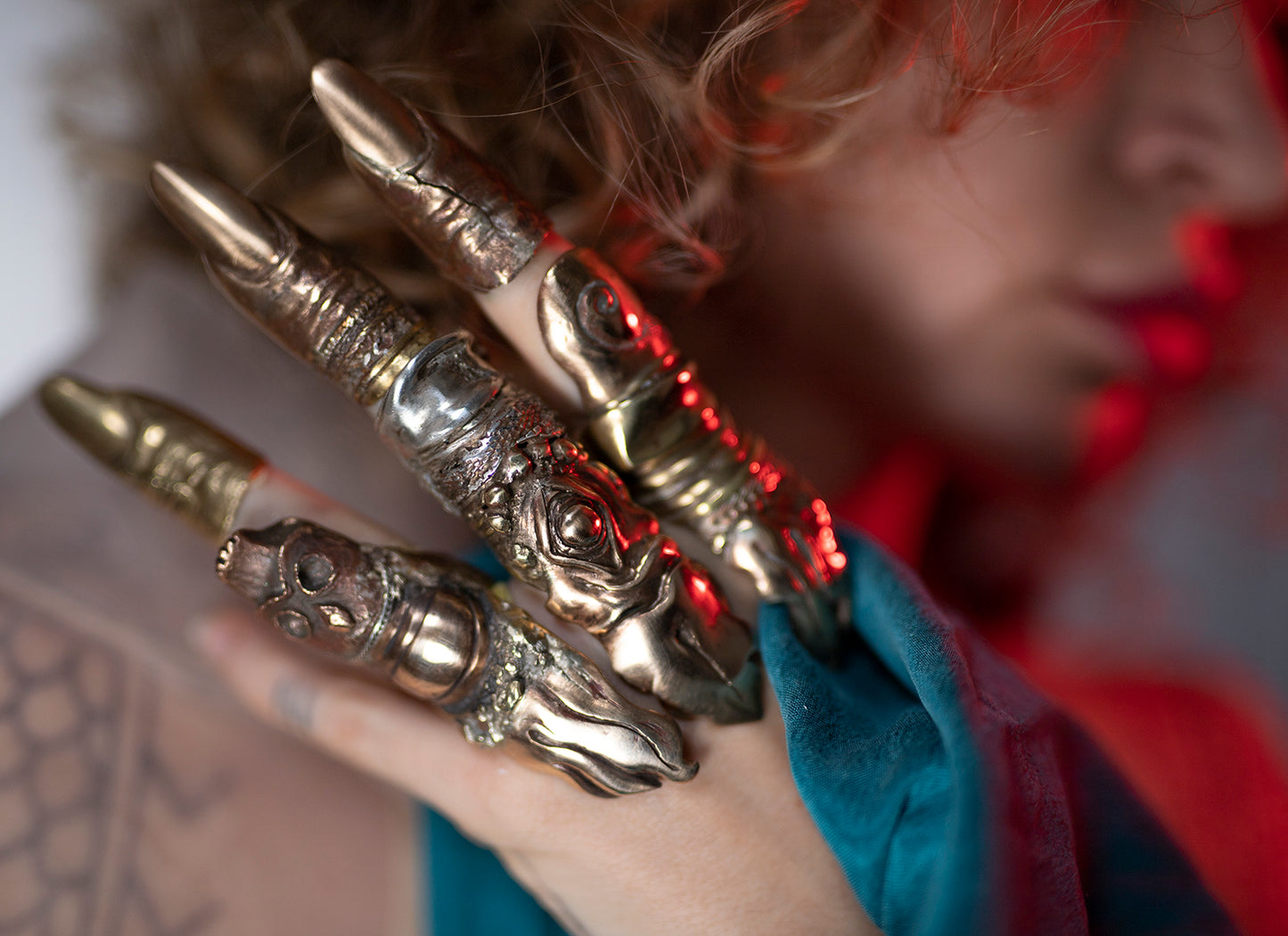 Mahakala W ring. Silver and brass. / Duzy pierscien. Srebro i mosiadz.