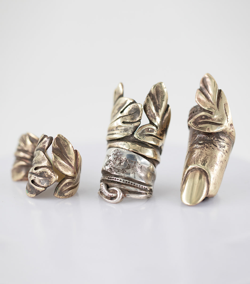 Floral shape ring. Brass. / pierscien w ksztalcie lisci. Mosiadz.
