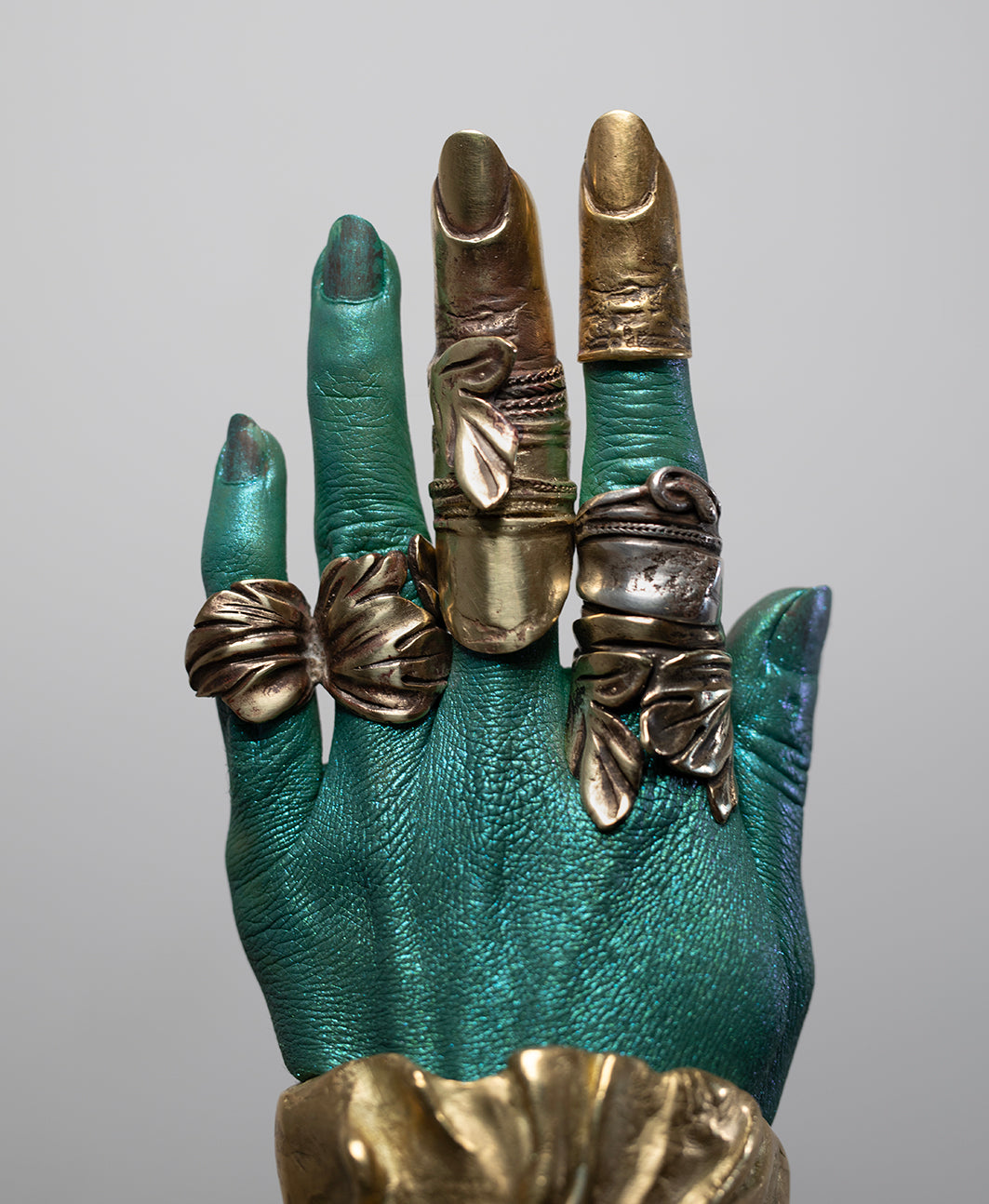 Floral shape ring. Brass. / pierscien w ksztalcie lisci. Mosiadz.