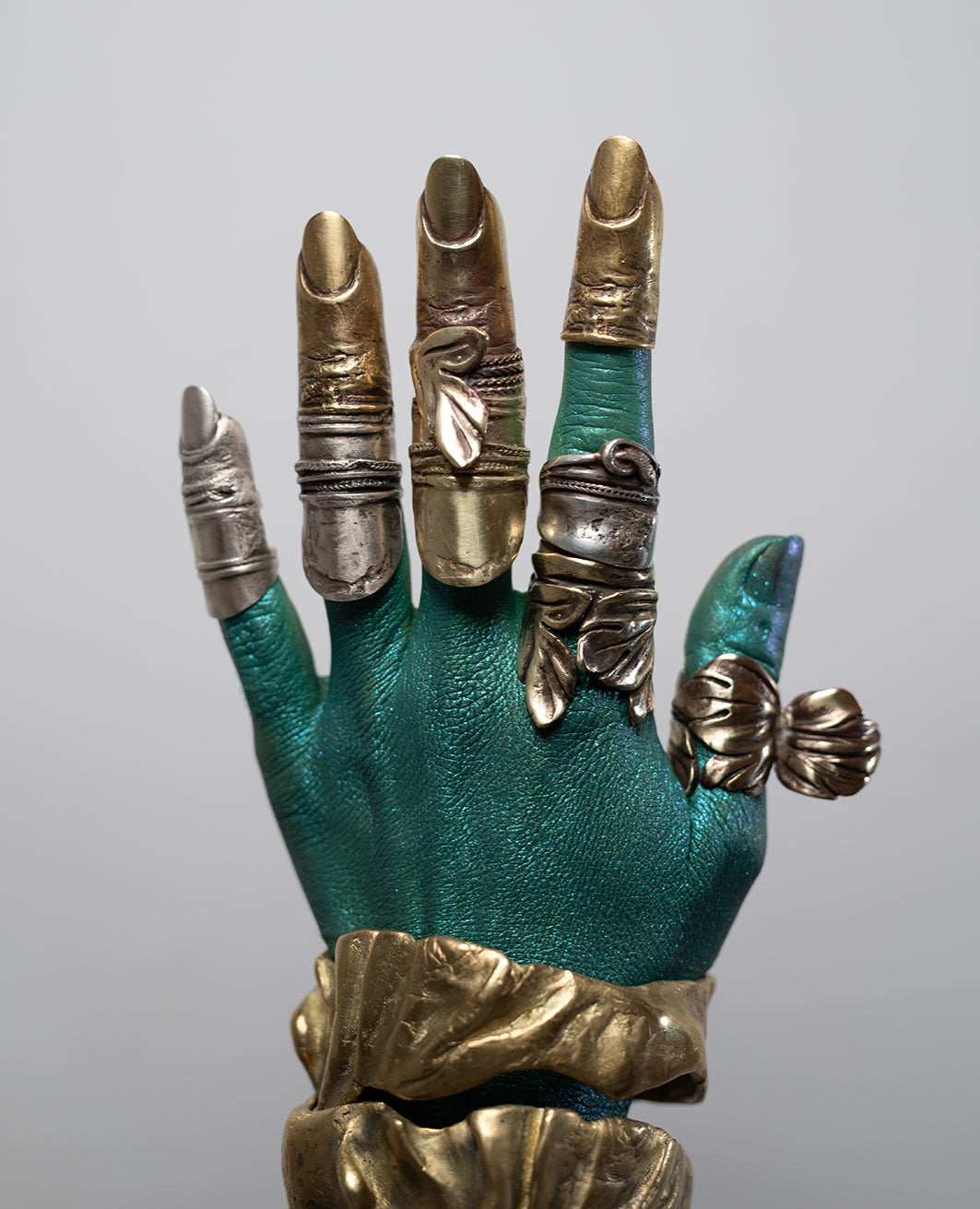 Floral shape ring. Brass. / pierscien w ksztalcie lisci. Mosiadz.