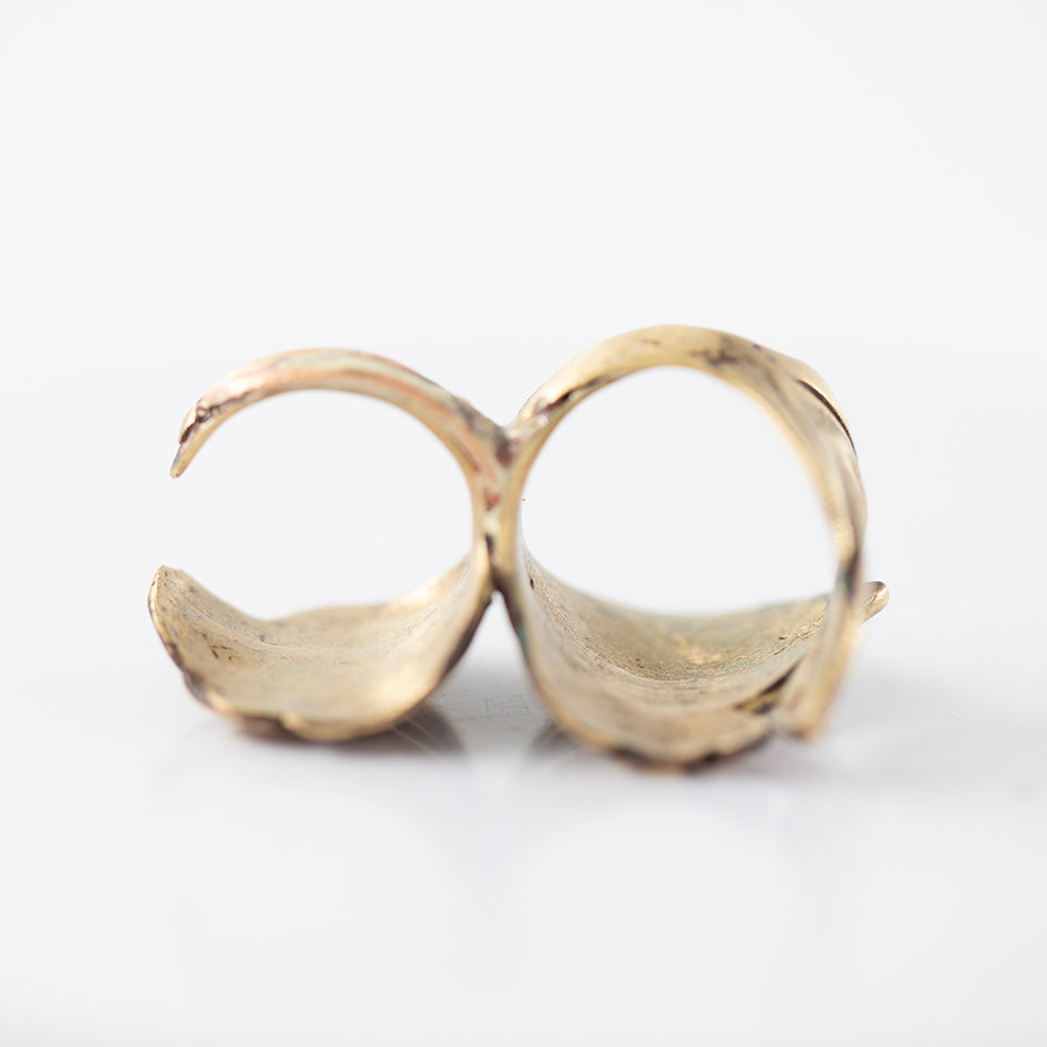 Floral shape ring. Brass. / pierscien w ksztalcie lisci. Mosiadz.