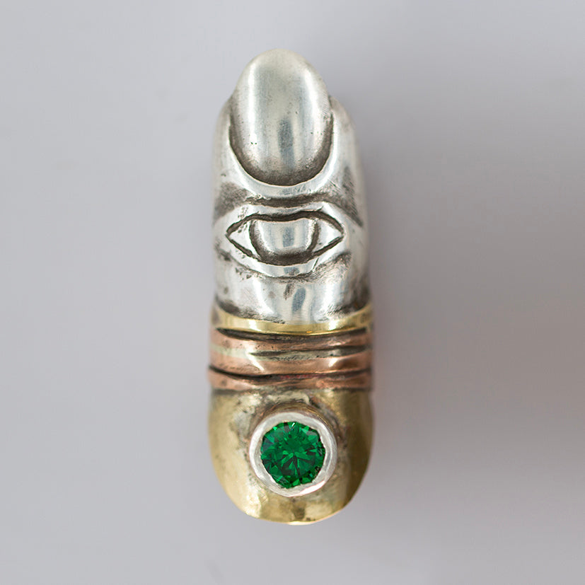 Finger ring. Brass, silver, copper, green zircone. / Pierscien palec, mosiadz, srebro, miedz, cyrkonia.
