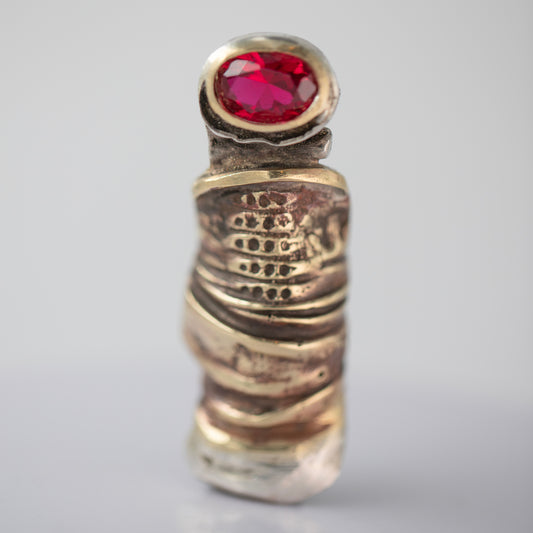 Lr ring. Brass. Zirconia. / Pierscien warstwowy. Mosiadz. Cyrkonia.