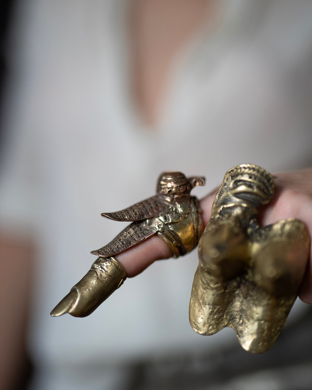 High ring armor. Brass, bronze. / Wysoki pierscien zbroja. Mosiadz, braz.