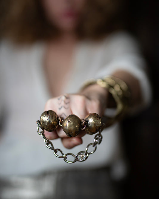 3 ball chain ring. Brass./ 3 kule i lancuch, pierscien. Mosiadz.