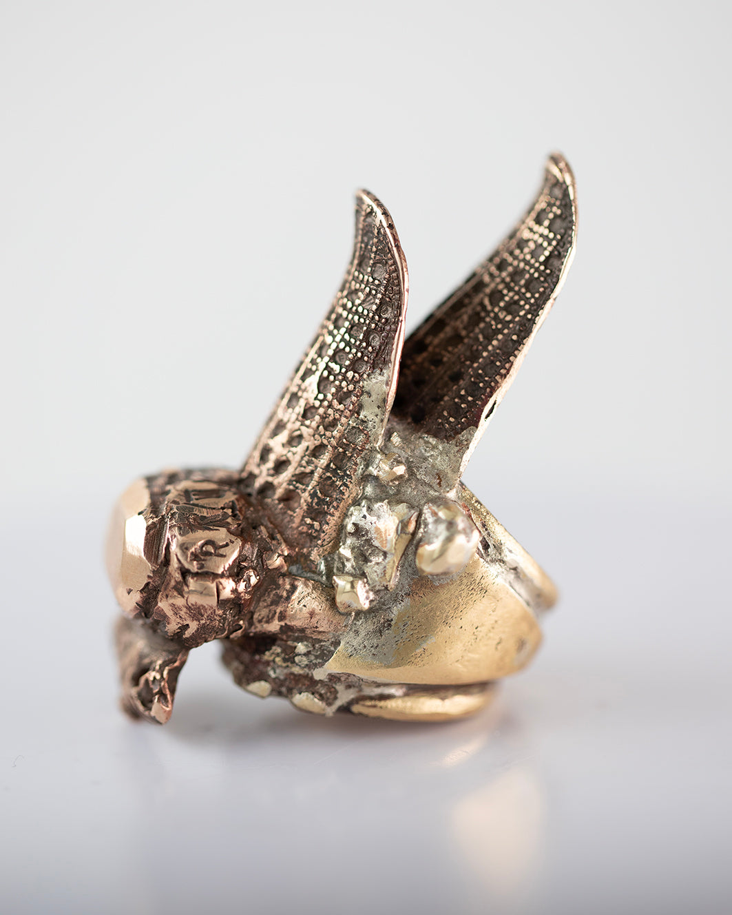 High ring armor. Brass, bronze. / Wysoki pierscien zbroja. Mosiadz, braz.