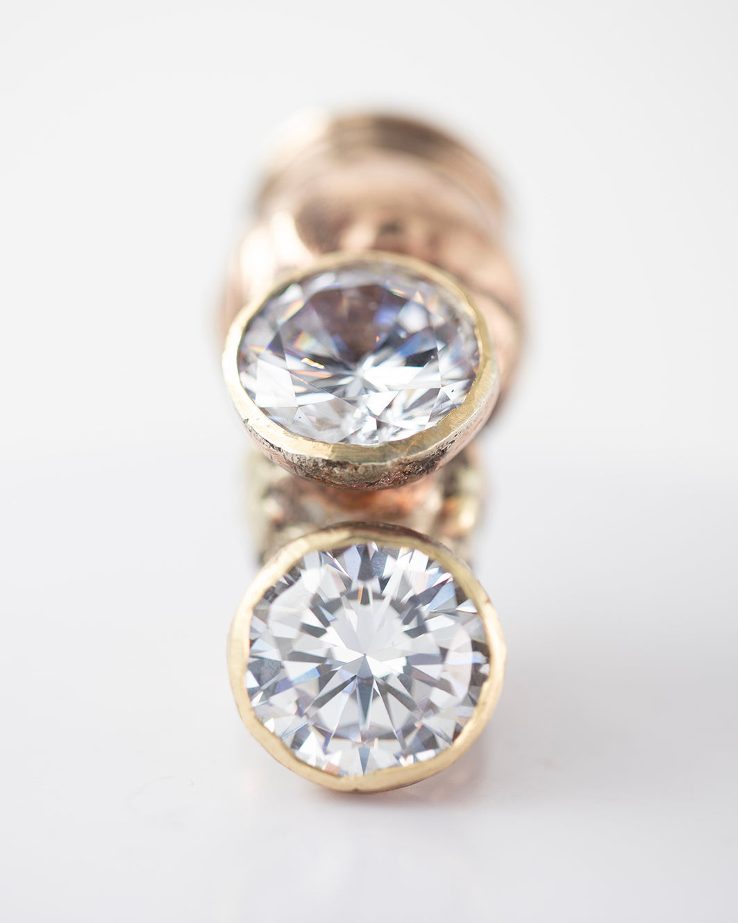 Loft ring. Bronze, brass, 2 zircons. / Loftowy pierscien. Braz, mosiadz, 2 cyrkonie.