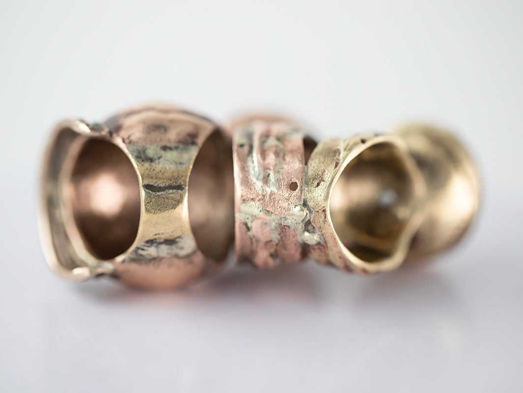 Loft ring. Bronze, brass, 2 zircons. / Loftowy pierscien. Braz, mosiadz, 2 cyrkonie.