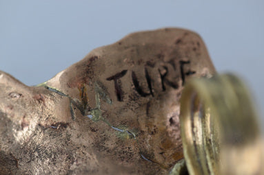 Stone ring. Bronze, brass. / Pierscien skala. Braz, mosiadz.
