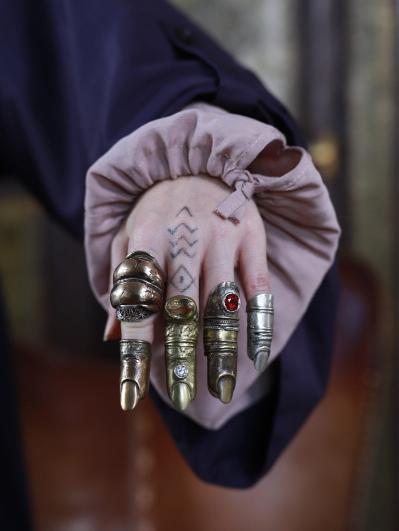 Plump ring. Bronze, brass, silver. / Pulchny pierscien. Braz, mosiadz, srebro.