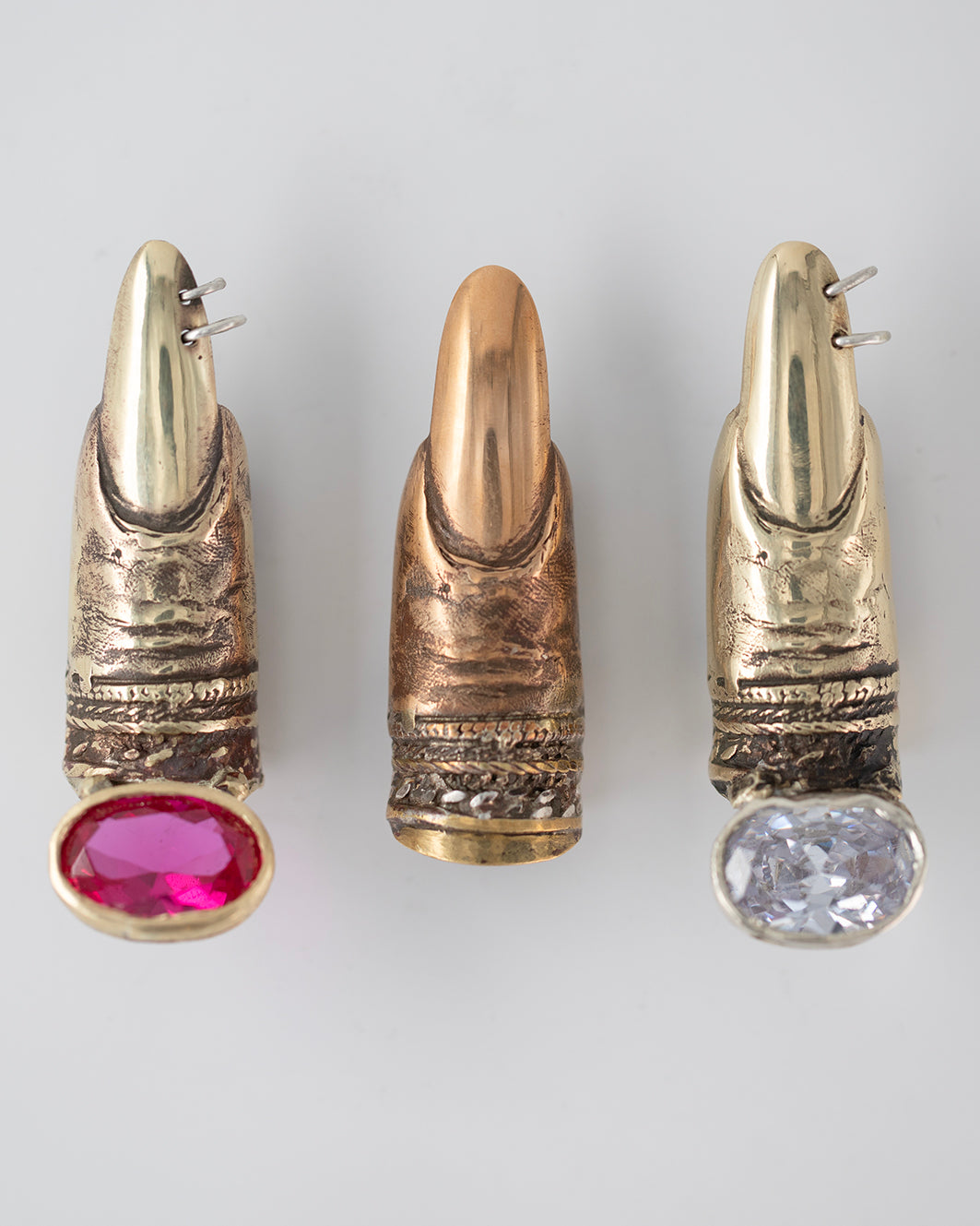 Finger ring with earring. Brass, colorless zircone. / Pierscien palec z kolczykami, mosiadz, cyrkonia.