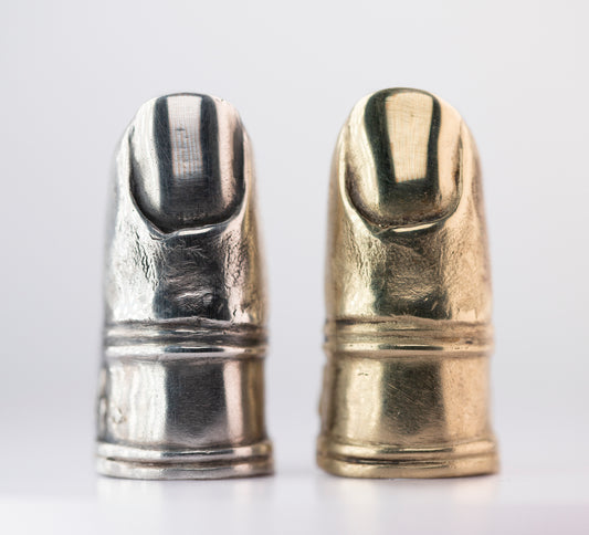 Raw Finger. Sculpture prosthesis. Silver and brass. / Pierścień palec. Srebro i mosiadz.