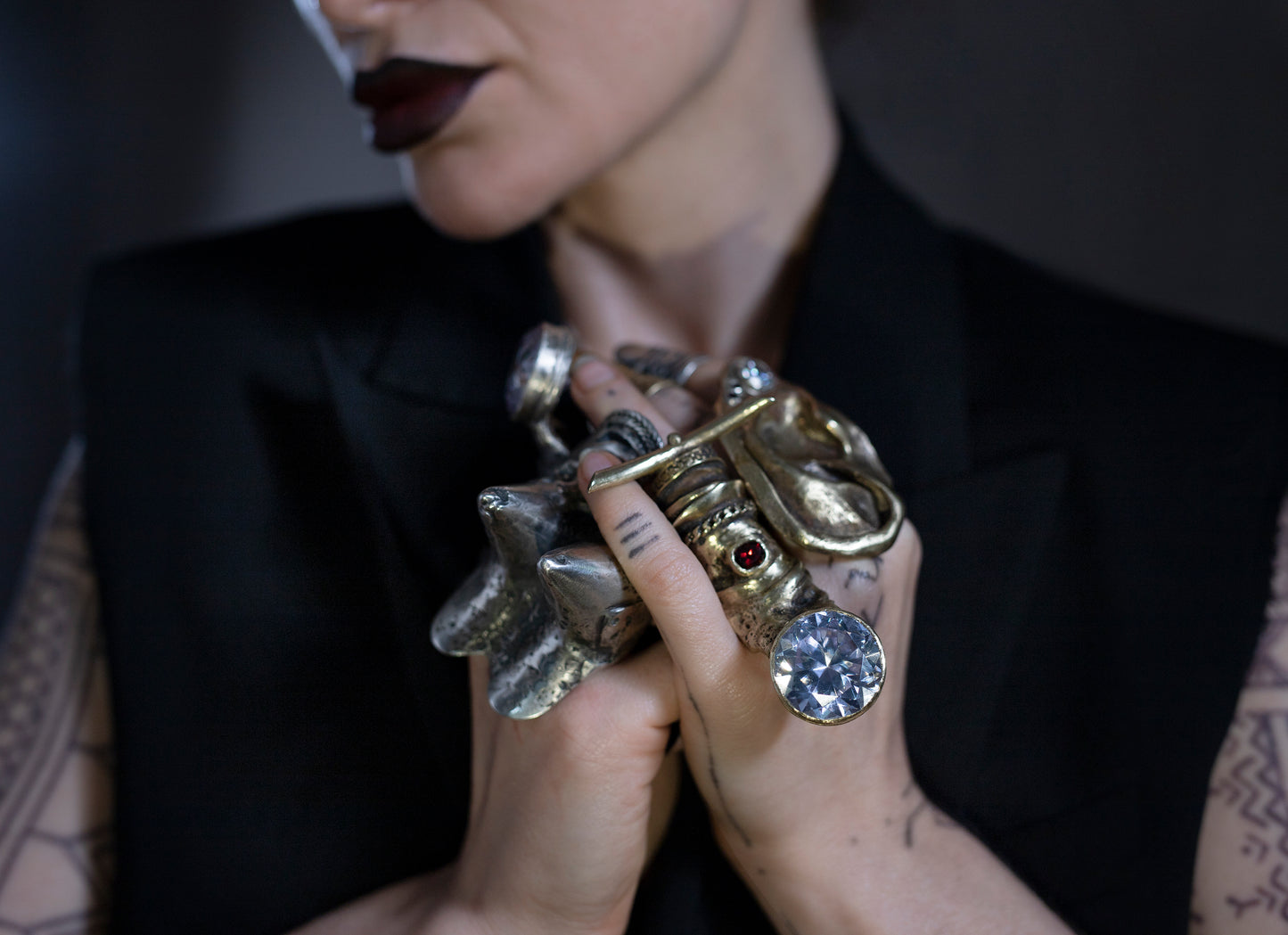 Spike ring on two fingers. Brass and silver. / Pierscien kolce na dwa palce. Mosadz i srebro.