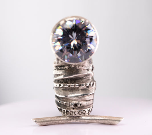 Ring with cubic zirconia. Brass. / Pierscien z cyrkonia. Mosiadz.