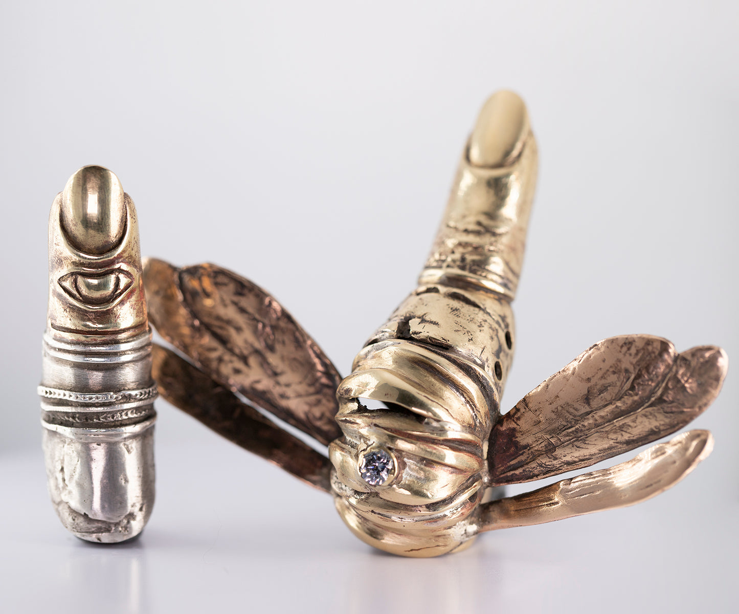 Ring in the shape of an dragonfly. Brass. / Pierscien w ksztalcie owada. Mosiadz.