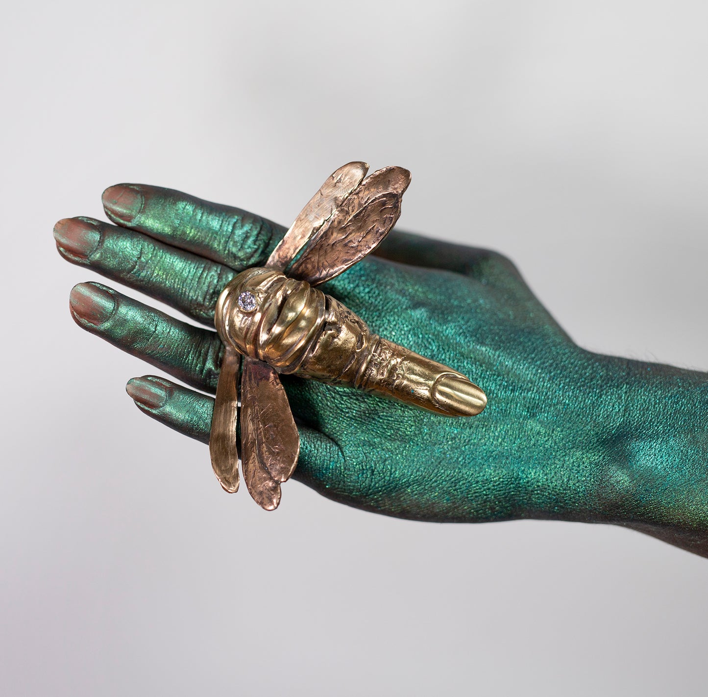 Ring in the shape of an dragonfly. Brass. / Pierscien w ksztalcie owada. Mosiadz.