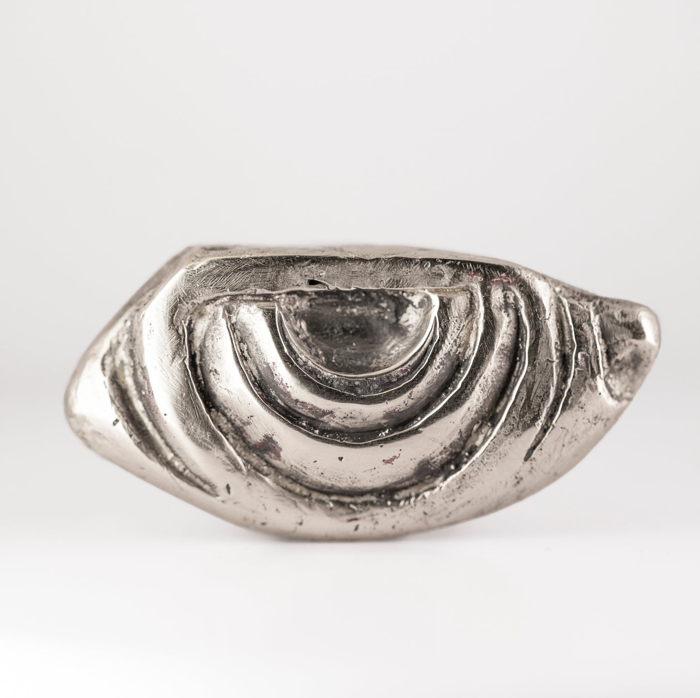 Right eye-shaped ring. Silver and brass. / Pierscien oko lewe. Srebro i mosiadz.