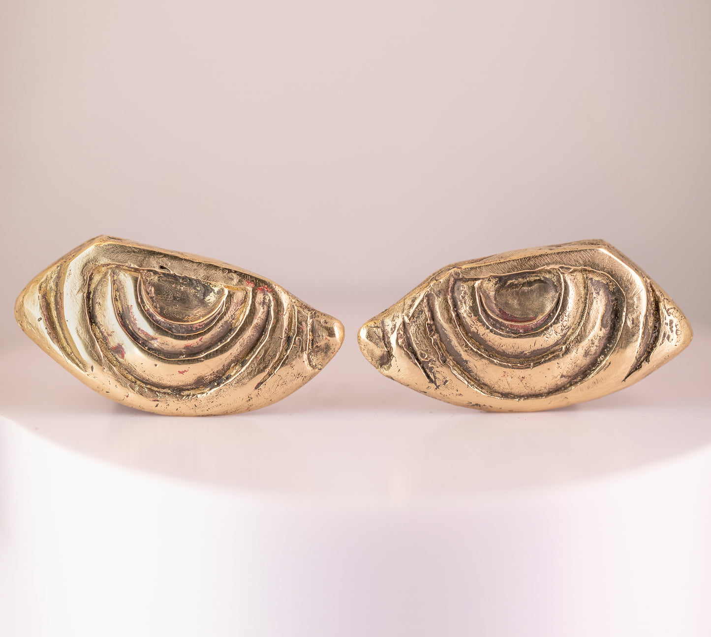 Left eye-shaped ring. Silver and brass. / Pierscien oko lewe. Srebro i mosiadz.