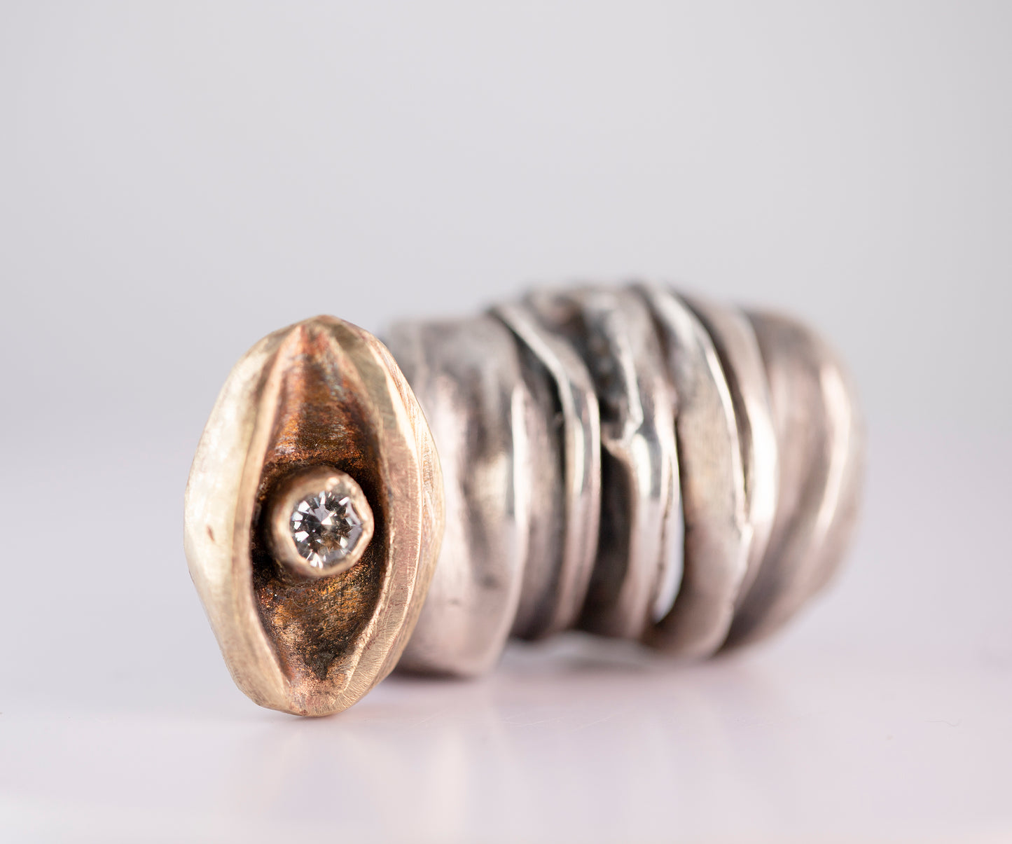 Layers Ring with eye. Brass and silver. / Duzy pierscien. Mosiadz i srebro.