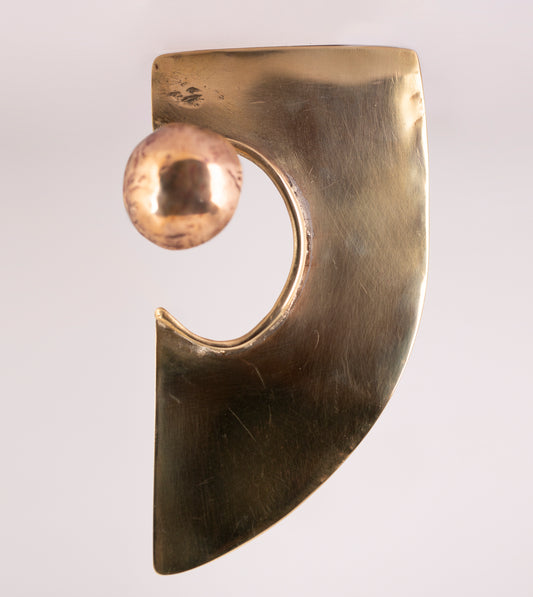 Ear cuff, brass, bronze. / Nausznica, mosiadz, braz.