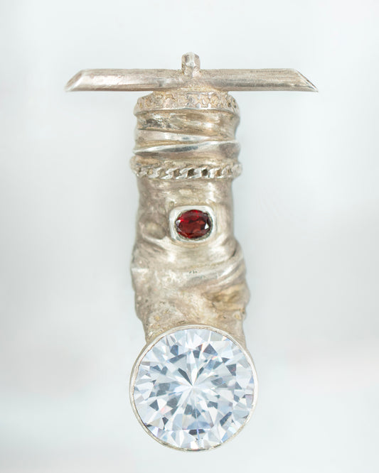 Big ring with garnet and zirconia. Silver. / Wielki pierscien. Srebro, granat, cyrkonia.