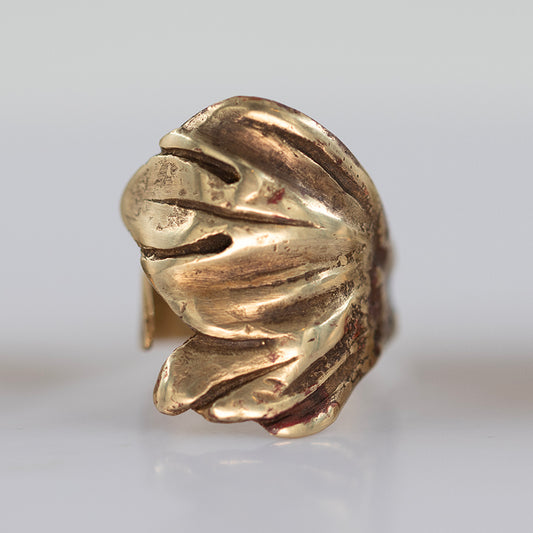 Floral shape ring II. Brass. / Pierscien w ksztalcie liscia. Mosiadz.