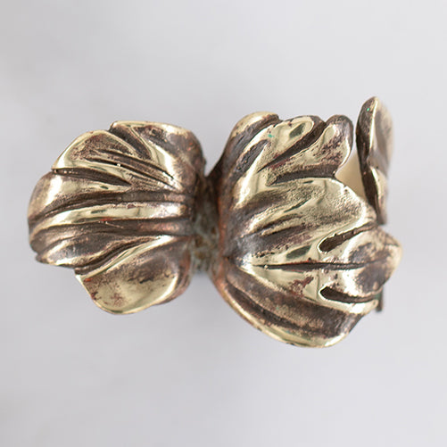Floral shape ring. Brass. / pierscien w ksztalcie lisci. Mosiadz.