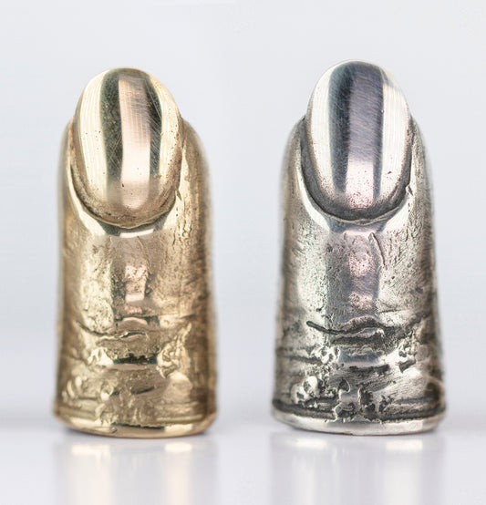 Raw Finger. Sculpture. Brass and silver. / Pierscien palec. Mosiadz i srebro.