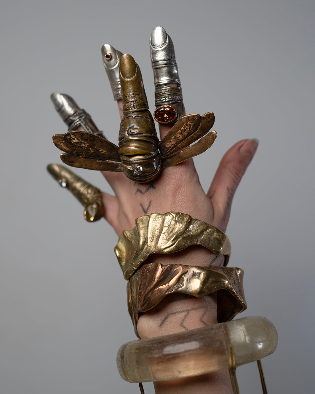Ring in the shape of an dragonfly II. Bronze, brass. / Pierscien w ksztalcie owada. Braz i mosiadz.