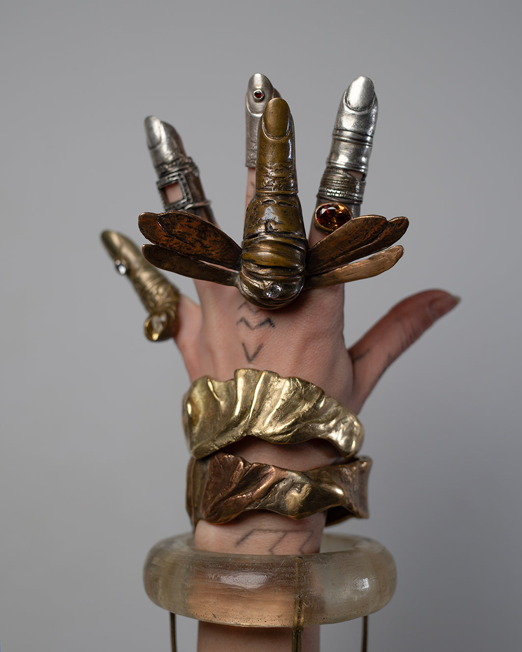 Ring in the shape of an dragonfly II. Bronze, brass. / Pierscien w ksztalcie owada. Braz i mosiadz.