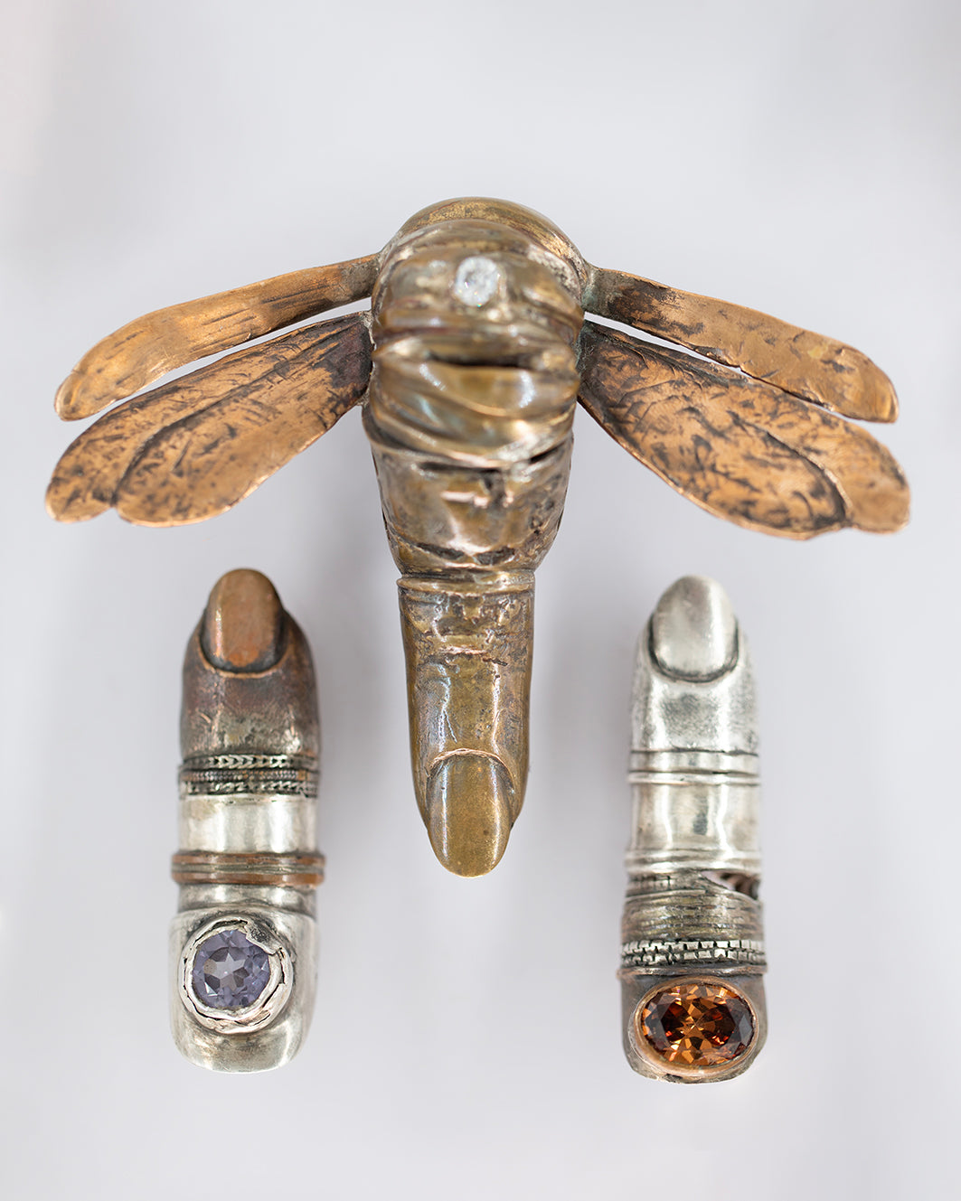 Ring in the shape of an dragonfly II. Bronze, brass. / Pierscien w ksztalcie owada. Braz i mosiadz.