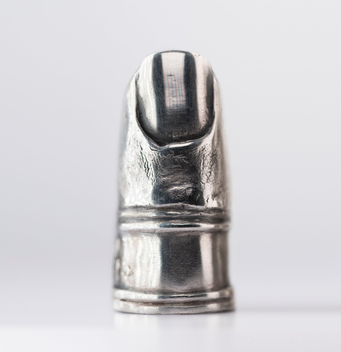 Raw Finger. Sculpture prosthesis. Silver and brass. / Pierścień palec. Srebro i mosiadz.