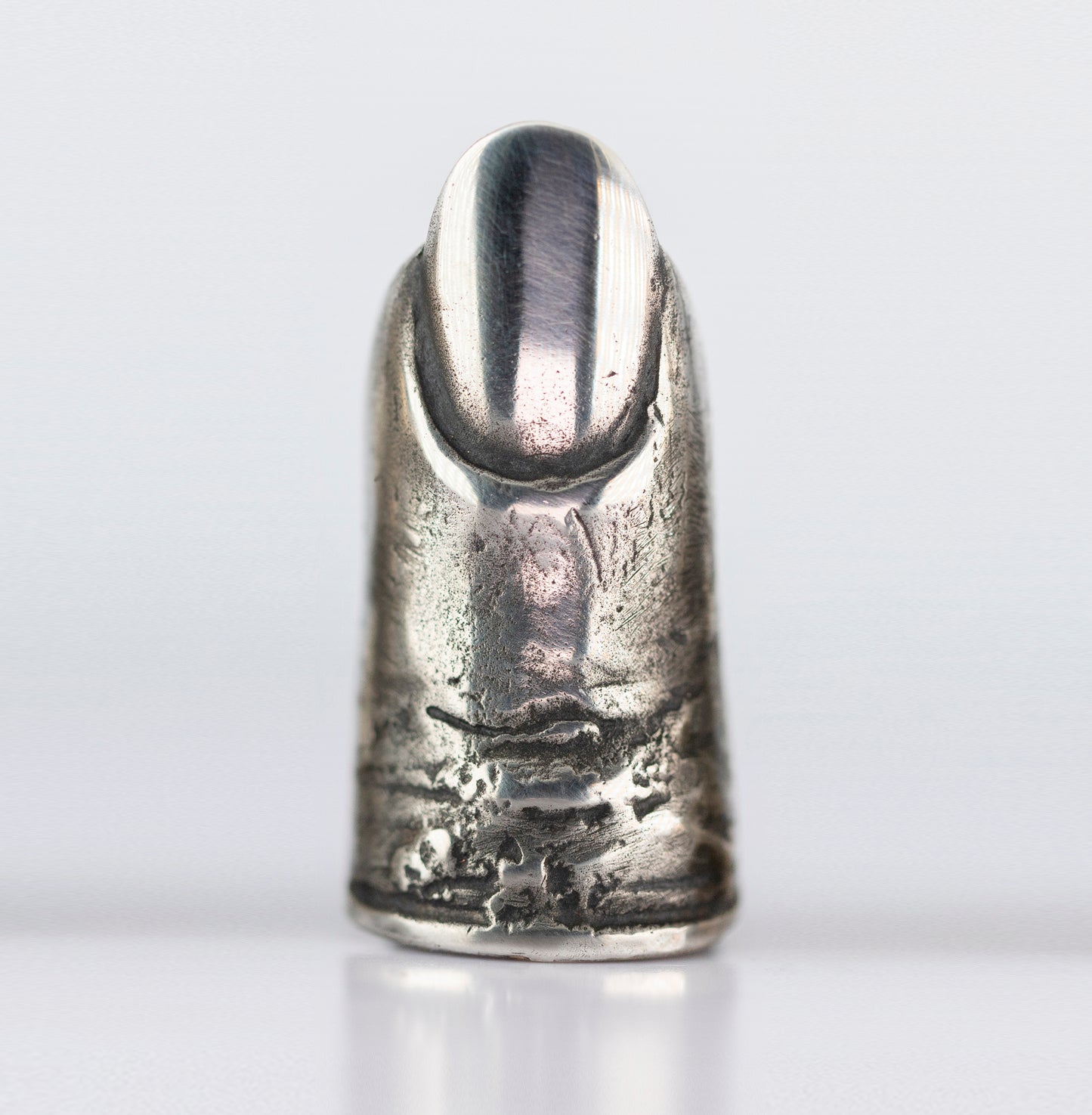 Raw Finger. Sculpture. Brass and silver. / Pierscien palec. Mosiadz i srebro.